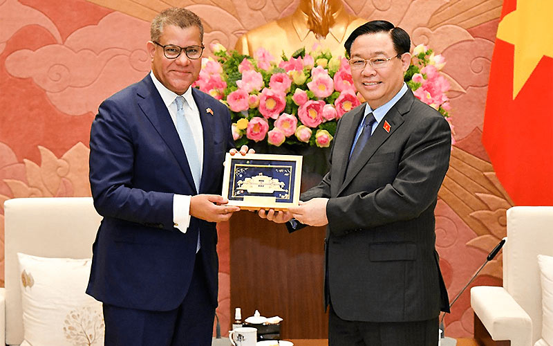 Tặng quà tặng đối ngoại