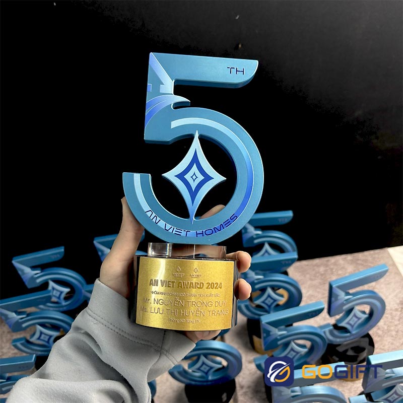 Kỷ niệm chương 5 năm Kỷ niệm chương 5 năm