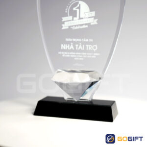 Kỷ niệm chương pha lê nhà tài trợ Gogift PL06 2 Cúp vinh danh kim cương Gogift PL06