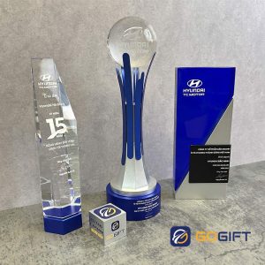 Cúp tri ân lãnh đạo