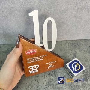 kỷ niệm chương 10 năm 1