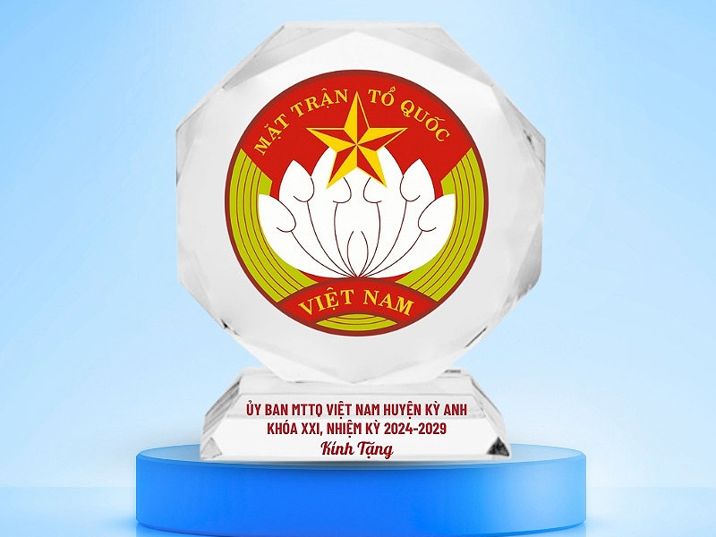 Cúp lưu niệm MTTQ
